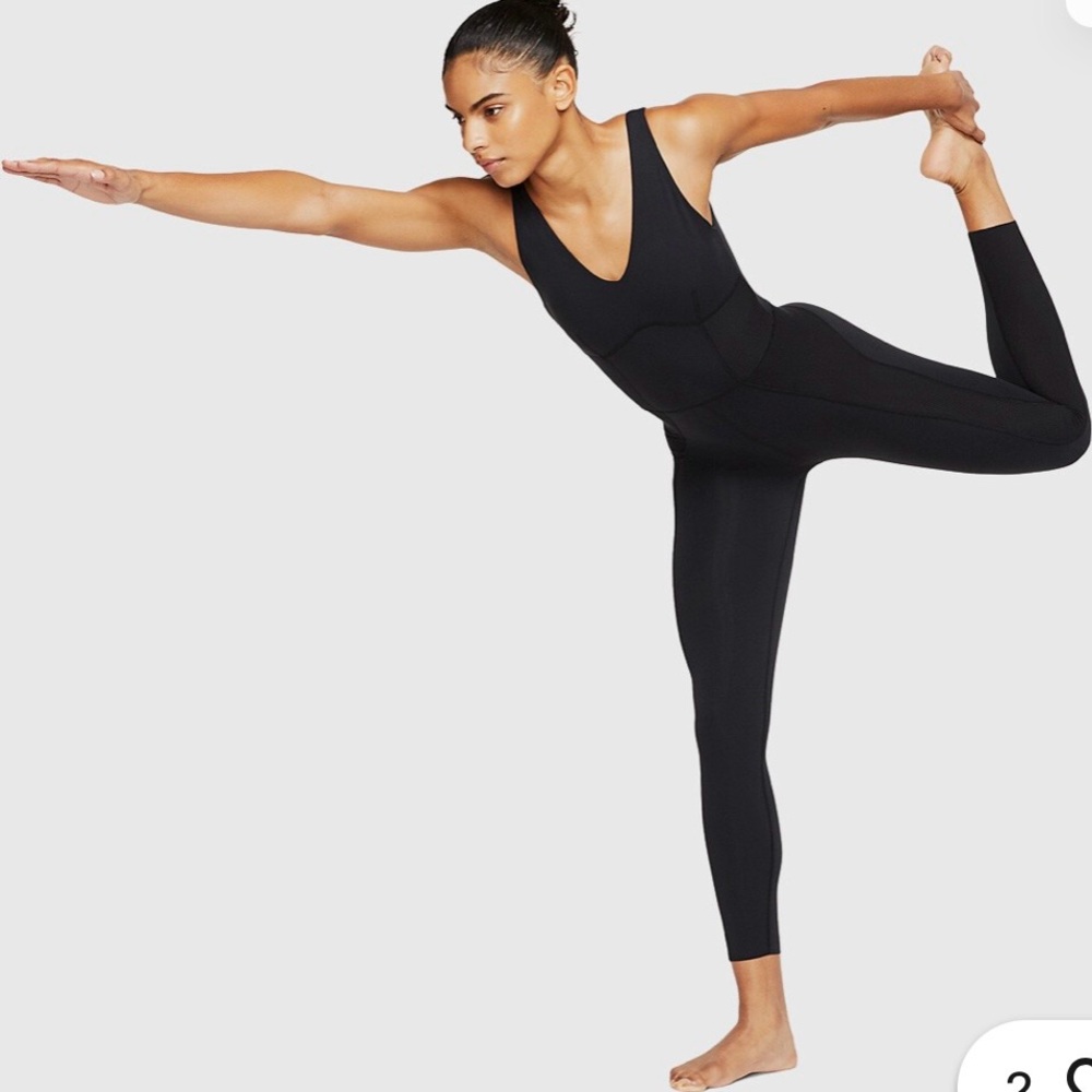 Nike NWT Yoga Everyday DRI-FIT Infinalon Sleeveless Jumpsuit NWT Sz L CJ5272-010